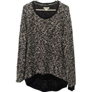 LUCKY LOTUS Black & White Boucle Sweater Small